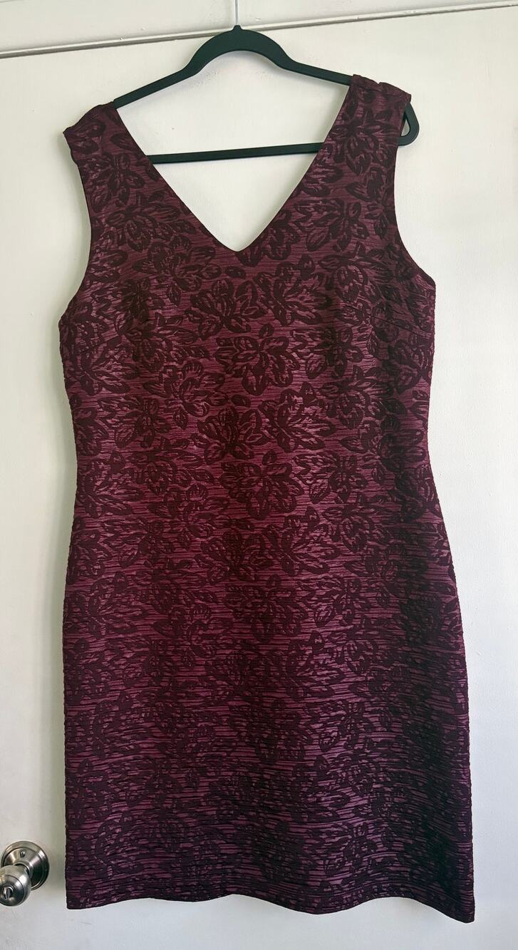 Donna Ricco V-Neck Sleeveless Floral Jacquard Sheath Dress Wine Purple 16